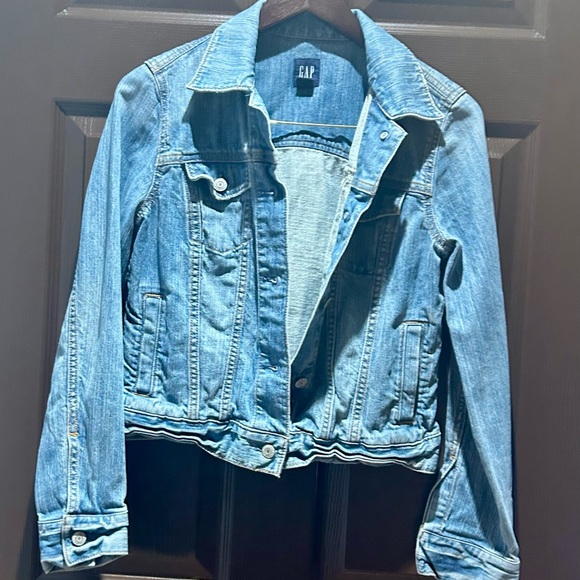 Gap Cropped Denim Jacket - Picture 2 of 6